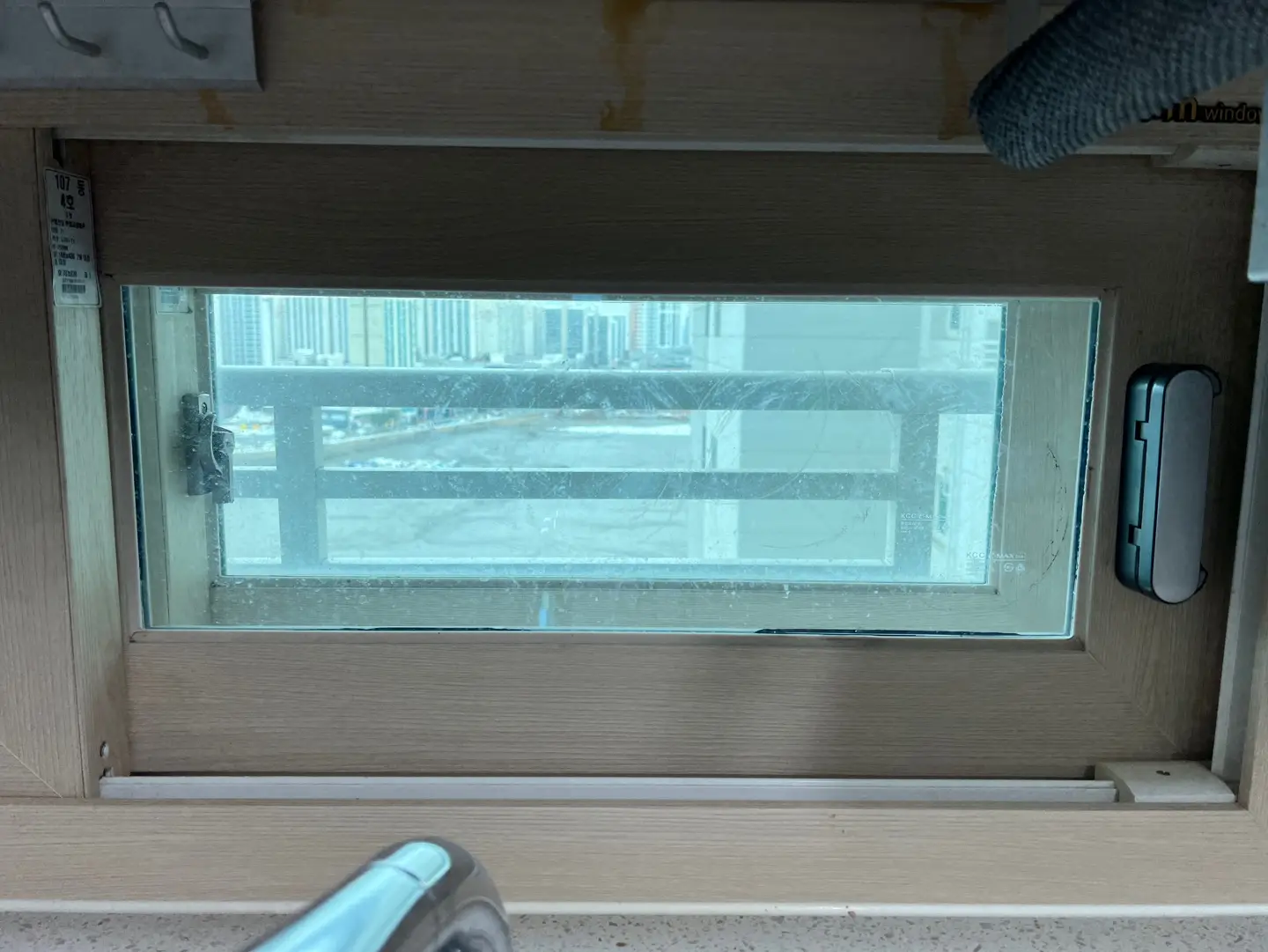 주방 창문 안열림