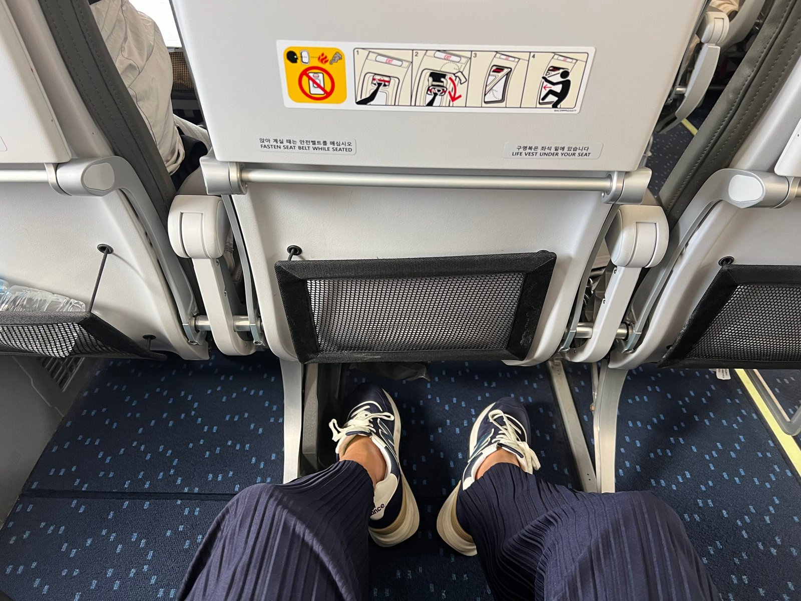 오키나와 귀국 티웨이항공 TW272편 16열 비상구 유료좌석 후기 - 10