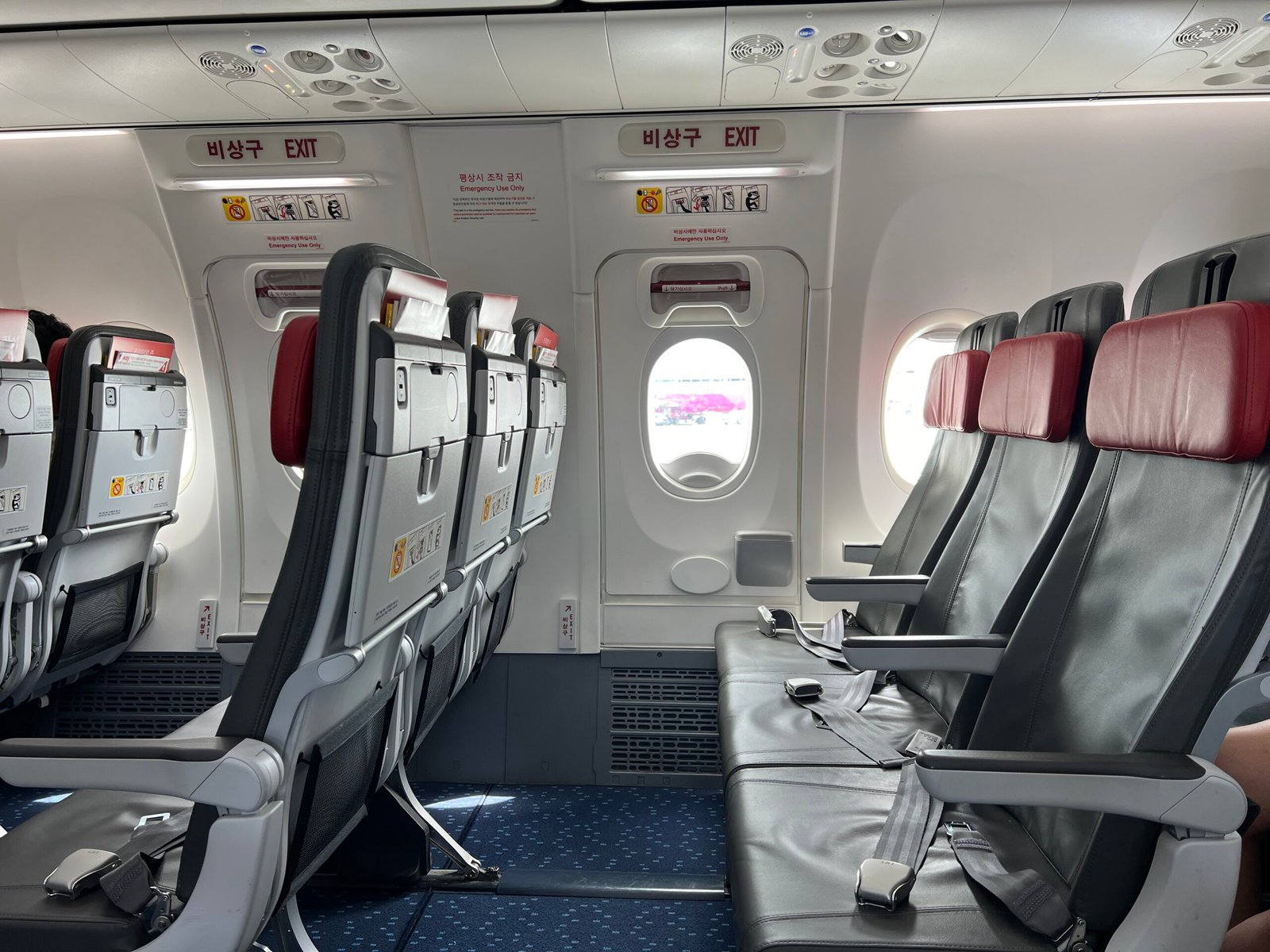 오키나와 귀국 티웨이항공 TW272편 16열 비상구 유료좌석 후기 - 8