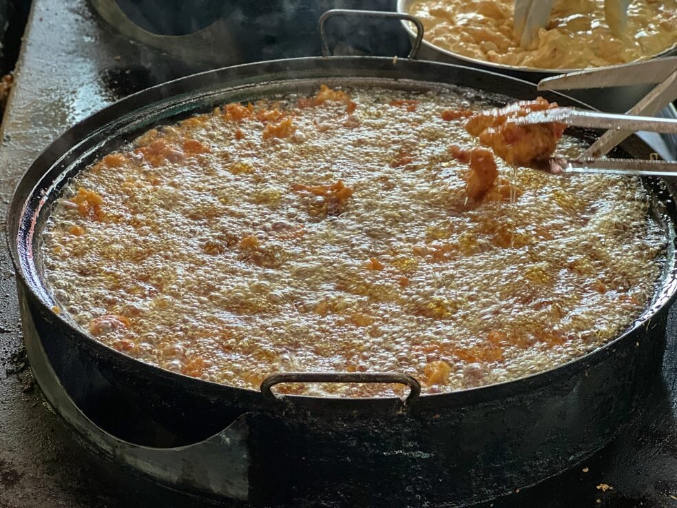 공주산성시장 근처에서 구입한 닭강정