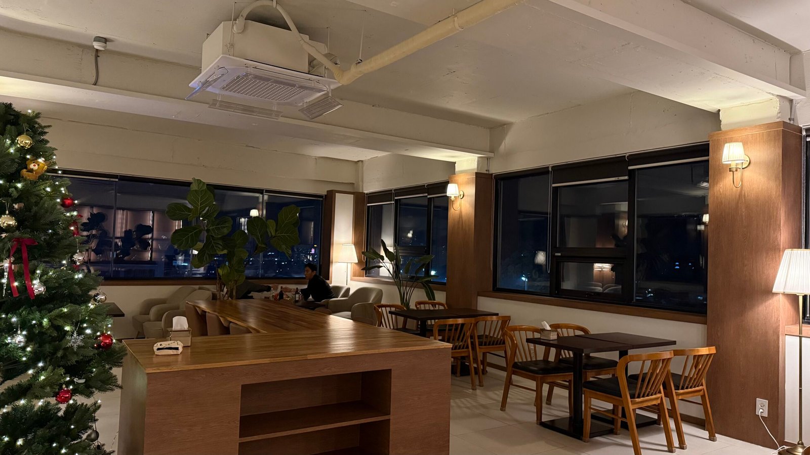 월영호텔 주차정보 라운지