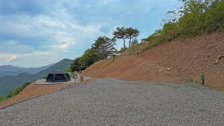 쉼오지캠프 전체 사이트 리뷰|하늘존·산맥존 명당자리 추천 결사이트에서 바라본 뷰2